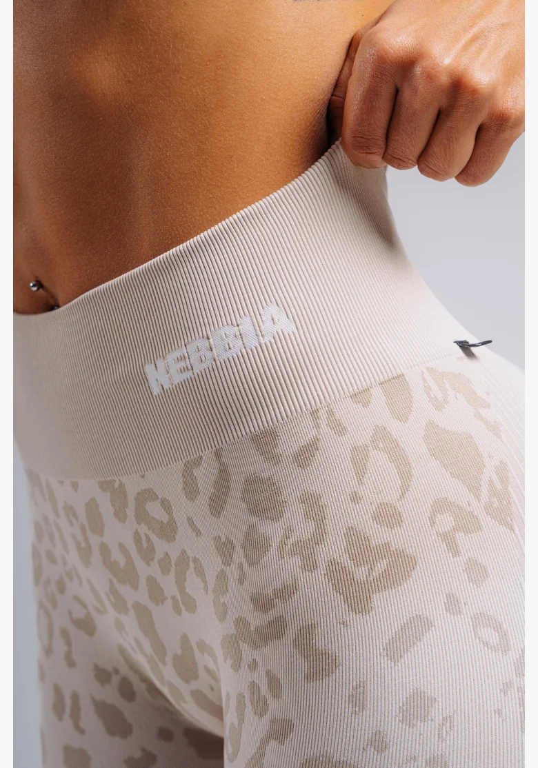 NEBBIA Kompresní push-up legíny s leopardím vzorem PRIMAL krémové