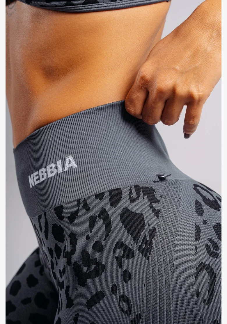 NEBBIA Kompresní push-up šortky s leopardím vzorem PRIMAL černé