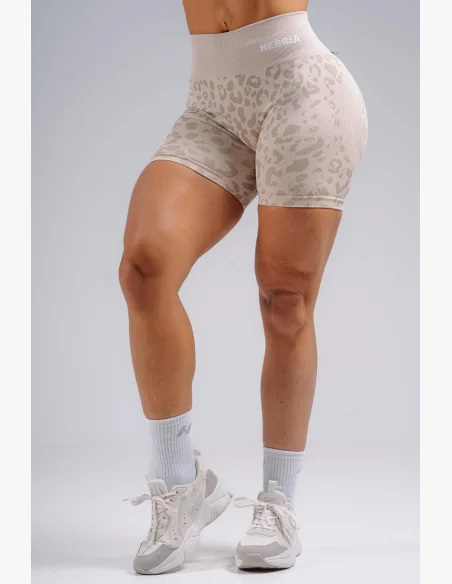NEBBIA Kompresní push-up šortky s leopardím vzorem PRIMAL krémové