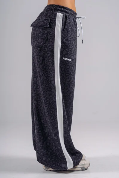 NEBBIA Baggy tepláky s leopardím vzorem PRIMAL černé 2