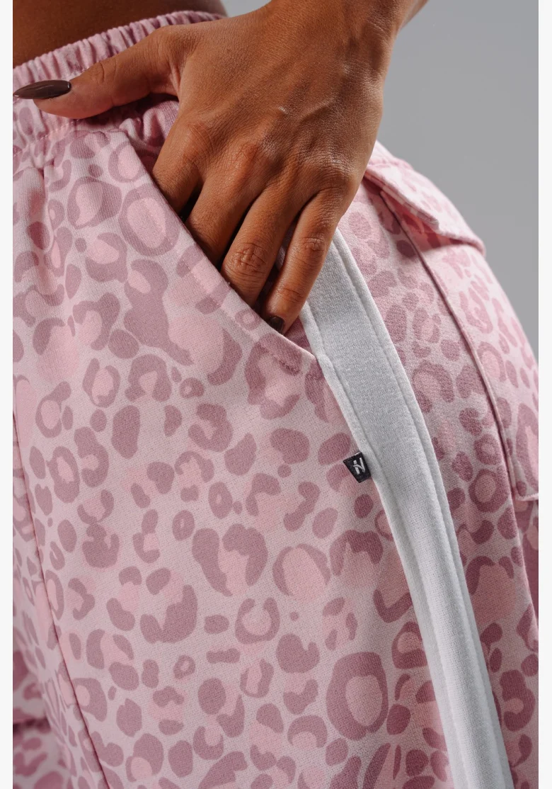 NEBBIA Baggy tepláky s leopardím vzorem PRIMAL růžové