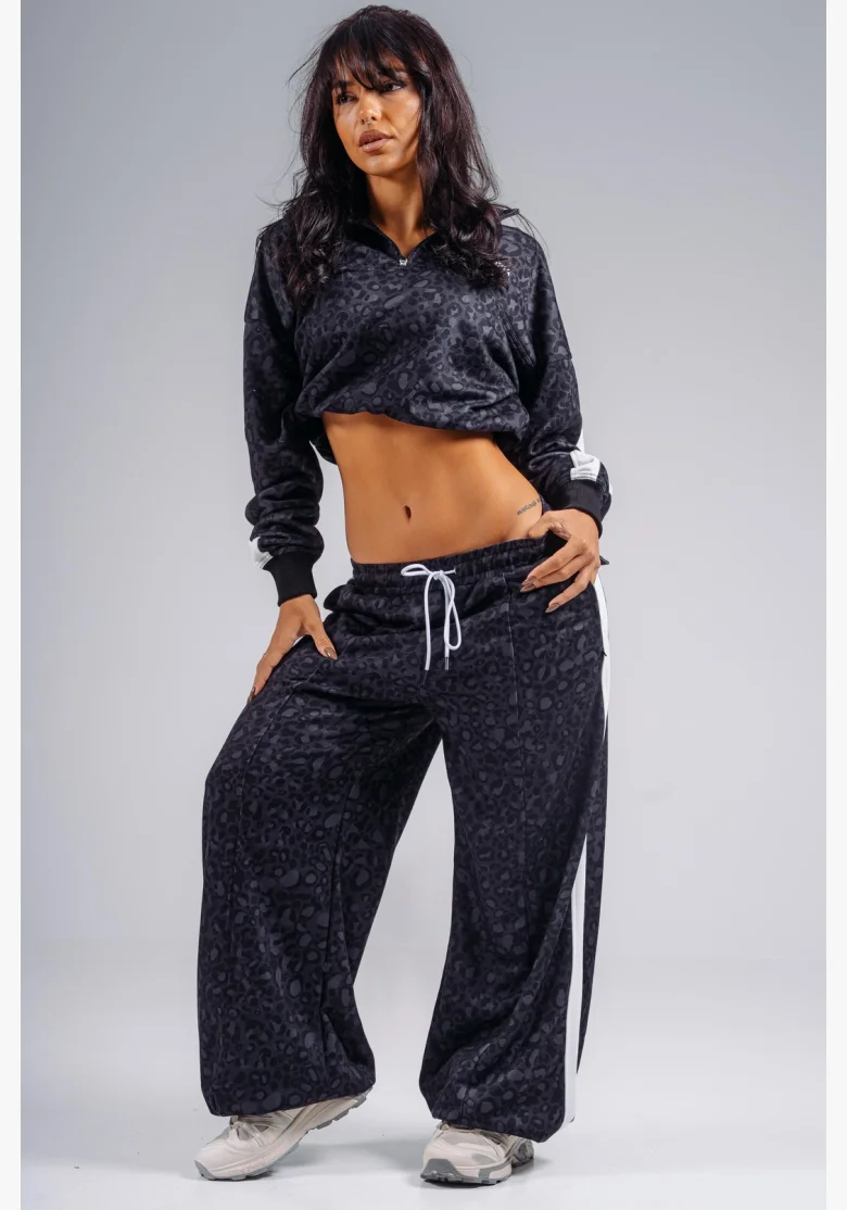 NEBBIA Half-zip mikina s leopardím vzorem PRIMAL černá