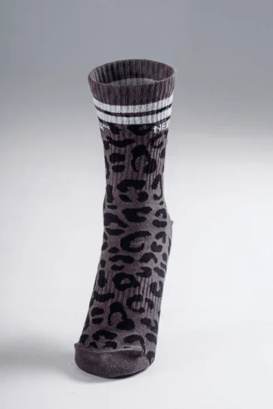 NEBBIA Crew ponožky s leopardím vzorem PRIMAL černé 2