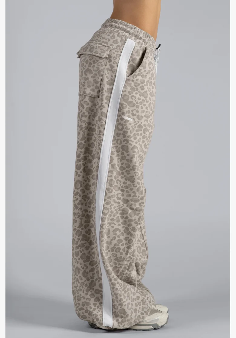 NEBBIA Baggy tepláky s leopardím vzorem PRIMAL krémové
