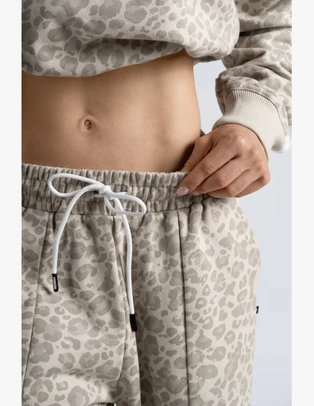 NEBBIA Baggy tepláky s leopardím vzorem PRIMAL krémové
