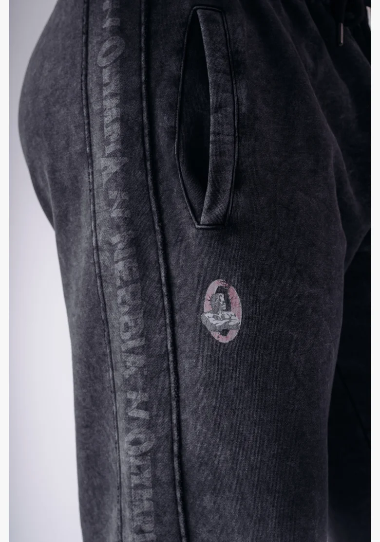NEBBIA x Olympia volné tepláky dark grey
