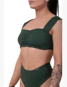 Dámy, které jsou aktivní, ale zároveň jim záleží vypadat dokonale trendy a upraveně ocení náš bikini top.