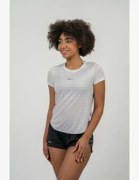 NEBBIA • FIT Activewear tričko “Airy” s reflexním logem • NEBBIAshop.cz