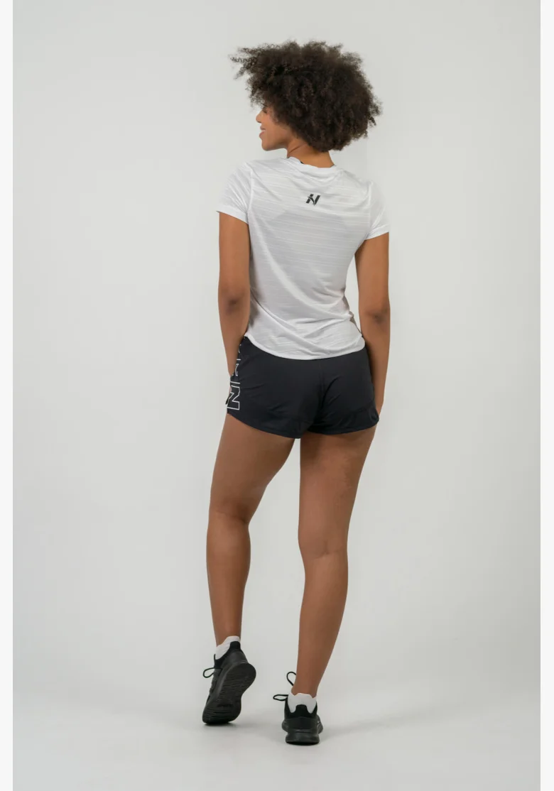 NEBBIA • FIT Activewear tričko “Airy” s reflexním logem • NEBBIAshop.cz