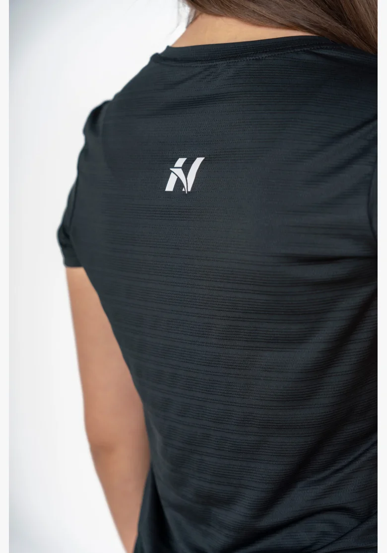 NEBBIA • FIT Activewear tričko “Airy” s reflexním logem • NEBBIAshop.cz