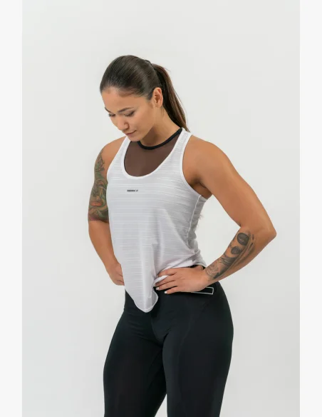 NEBBIA • FIT Activewear tílko “Airy” s reflexním logem • NEBBIAshop.cz