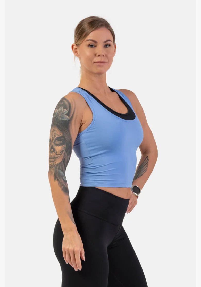 NEBBIA • Sportovní slim-fit crop tílko • NEBBIAshop.cz