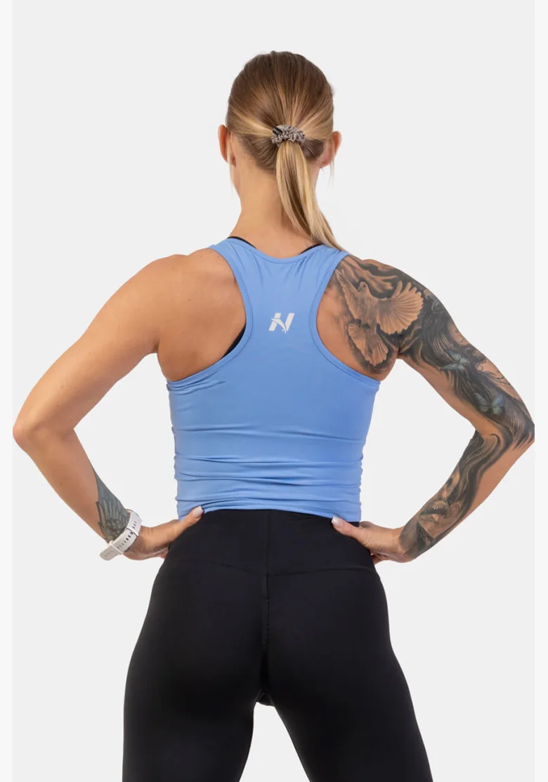 NEBBIA • Sportovní slim-fit crop tílko • NEBBIAshop.cz