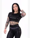 Designový crop top s krátkým rukávem je opět něco, co tu ještě nebylo! Tento sexy kousek potěší všechny odvážné ženy, které se nebojí extravagance a udávání trendů.