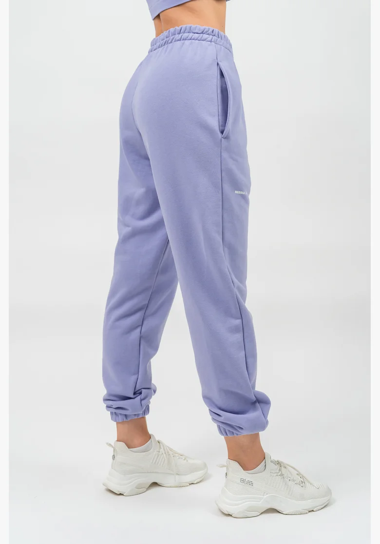 NEBBIA • Sportovní volné tepláky GYM TIME fialová • Nebshop.cz
