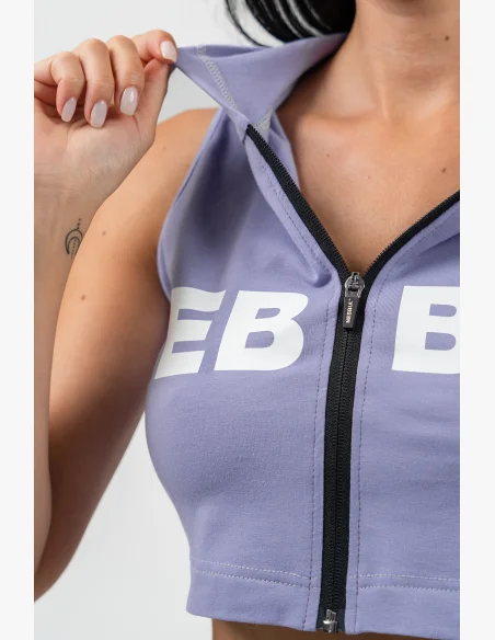 NEBBIA • Crop mikina bez rukávů MUSCLE MOMMY fialova • Nebshop.cz