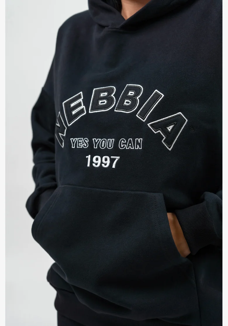 NEBBIA • Oversize mikina s kapucí GYM RAT černá • Nebshop.cz
