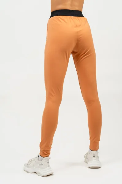 NEBBIA • Slim fit legíny s kapsami GYM SPIRIT oranžová • Nebshop.cz 2
