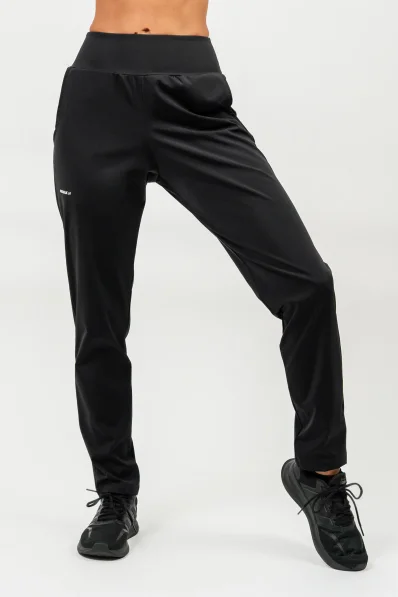 NEBBIA • Slim fit legíny s kapsami SLEEK černá • Nebshop.cz