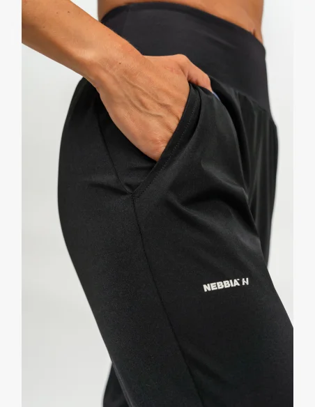 NEBBIA • Slim fit legíny s kapsami SLEEK černá • Nebshop.cz