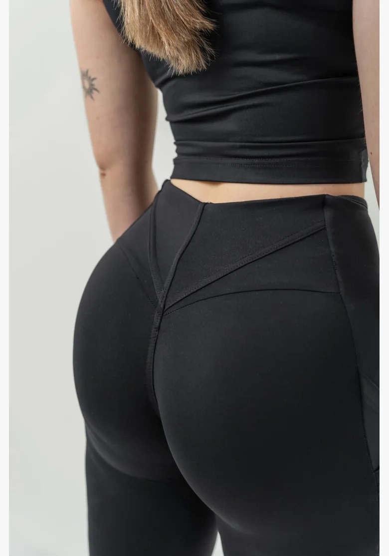 NEBBIA •Cyklistické šortky s vysokým pasem 10″ GYM THERAPY černé • Nebshop.cz