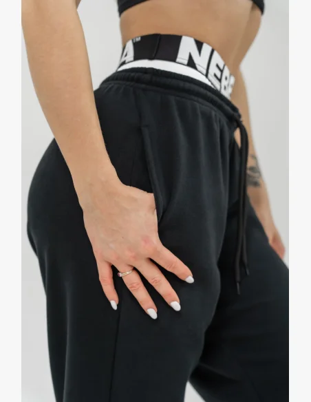 NEBBIA • Sportovní tepláky MUSCLE MOMMY černá • Nebshop.cz