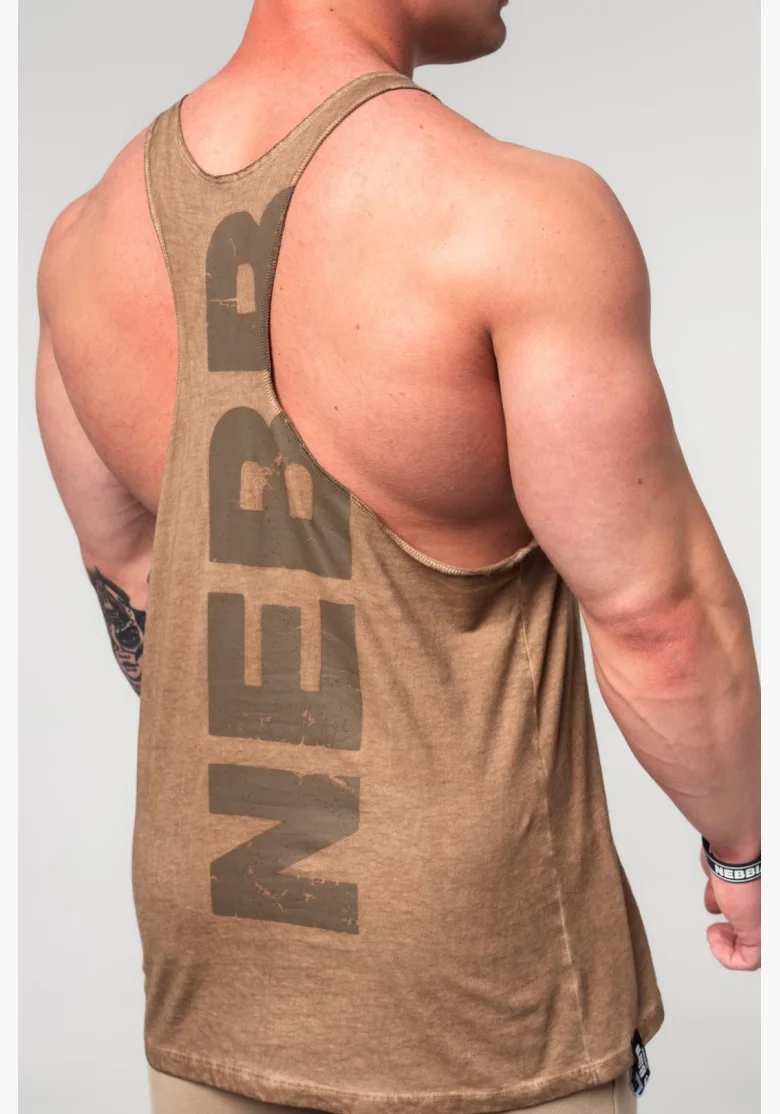 NEBBIA • NEBBIA Washed-off oversized tílko MAX OUT hnedé • Nebshop.cz