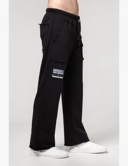 NEBBIA • NEBBIA Tepláky s kapsami NO SHORTCUTS černé • Nebshop.cz
