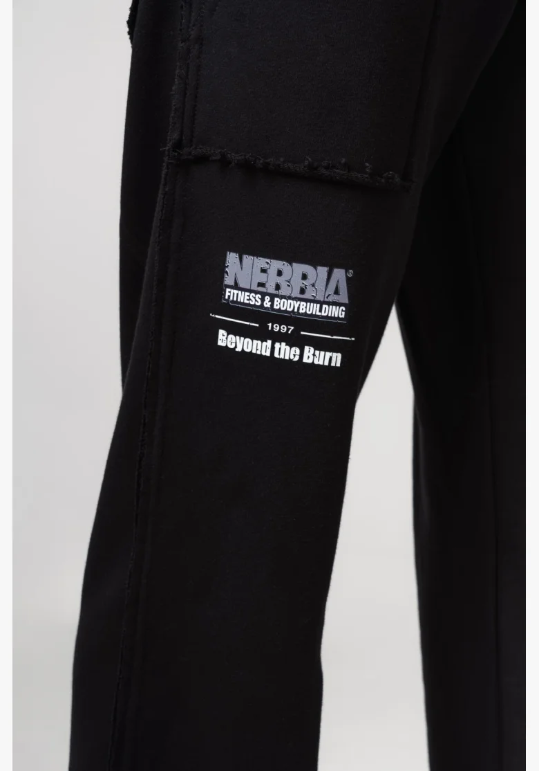 NEBBIA • NEBBIA Tepláky s kapsami NO SHORTCUTS černé • Nebshop.cz
