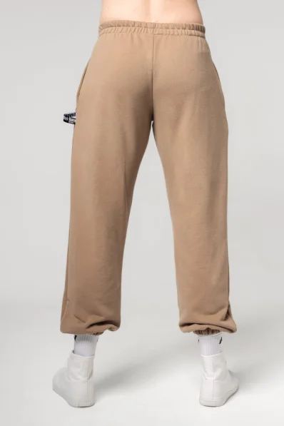 NEBBIA • NEBBIA Volné baggy tepláky s kapsami GYM BRO hnědé • Nebshop.cz 2