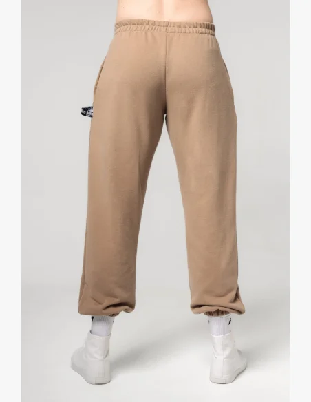 NEBBIA • NEBBIA Volné baggy tepláky s kapsami GYM BRO hnědé • Nebshop.cz