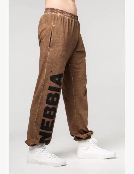 NEBBIA • NEBBIA Washed-off volné baggy tepláky s kapsami GYM BRO hnědé • Nebshop.cz