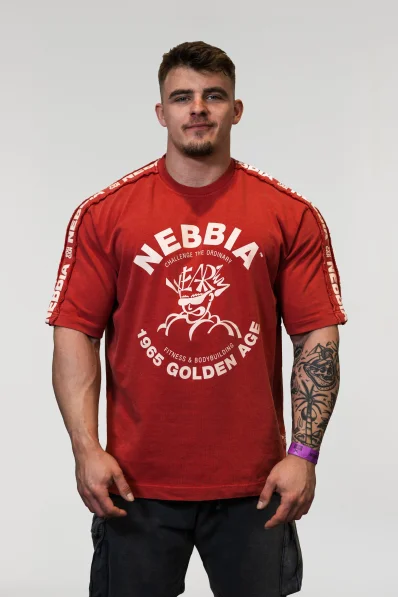NEBBIA • NEBBIA Washed oversized tričko GOLDEN AGE červené • Nebshop.cz 2