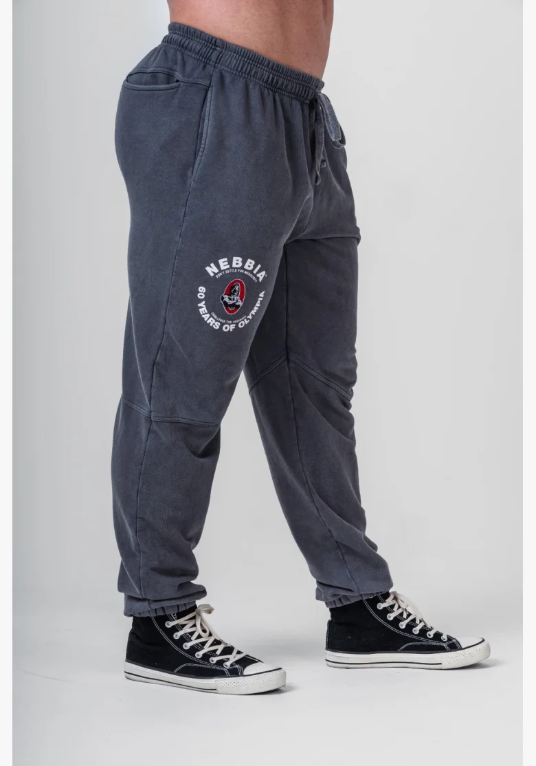 NEBBIA • NEBBIA Washed tepláky s kapsami LEGEND černé • Nebshop.cz