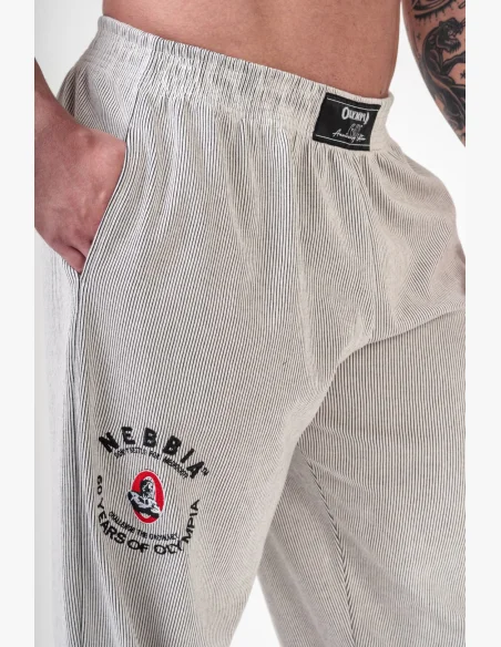 NEBBIA • NEBBIA Oversized tepláky SIGNATURE černé • Nebshop.cz