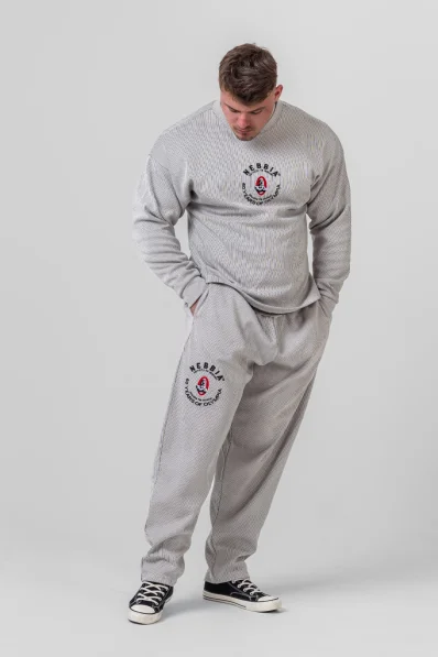 NEBBIA • NEBBIA Oversized mikina bez kapuce SIGNATURE černá • Nebshop.cz