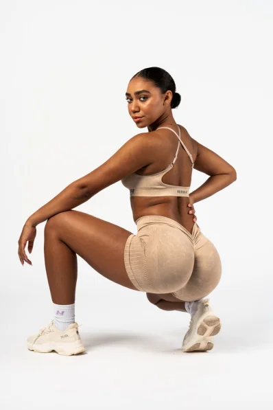 NEBBIA • NEBBIA Bezešvé push-up šortky s vysokým pasem TOTALLY SEAMLESS krémové • Nebshop.cz 2