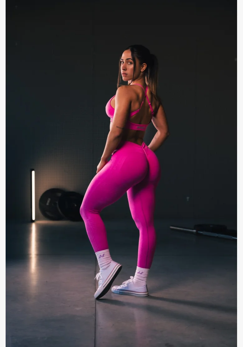 NEBBIA • NEBBIA Sportovní podprsenka se střední oporou  TOTALLY SEAMLESS růžová • Nebshop.cz