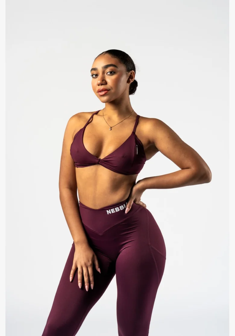 NEBBIA • NEBBIA Sportovní podprsenka se střední oporou TWIST-KNOT bordová • Nebshop.cz