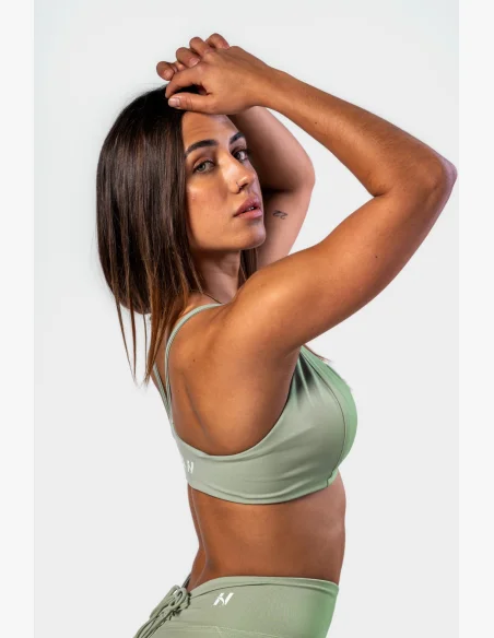 NEBBIA • NEBBIA Sportovní podprsenka se střední oporou TWIST-KNOT světle zelená • Nebshop.cz