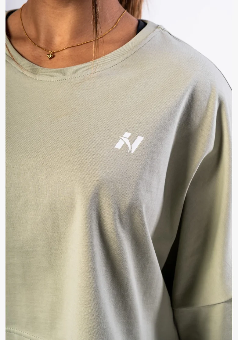 NEBBIA • NEBBIA Oversized crop tričko JUST FLOW světle zelené • Nebshop.cz