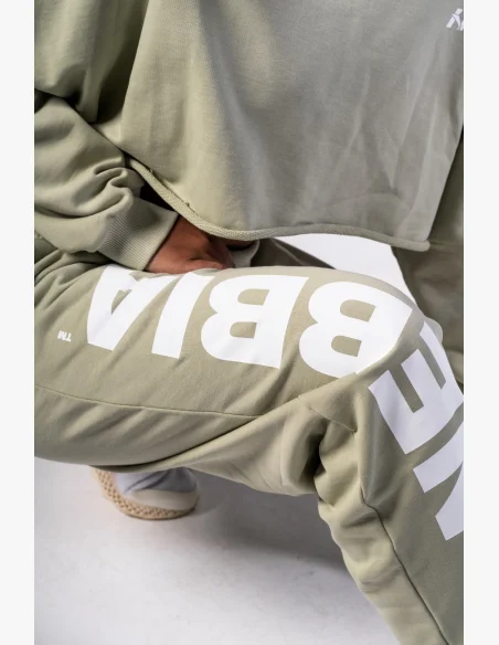 NEBBIA • NEBBIA Volné baggy tepláky BOYFRIEND STYLE světle zelené • Nebshop.cz