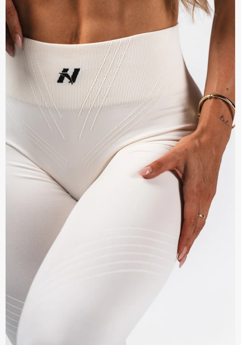 NEBBIA Tvarující bezešvé maximum push-up legíny FLOW SEAMLESS krémové