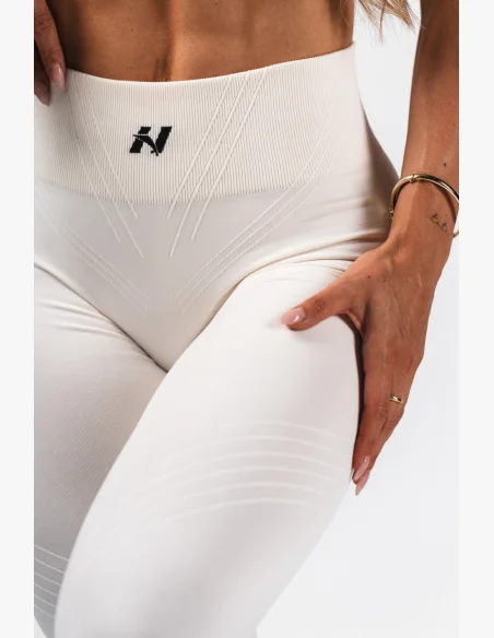 NEBBIA Tvarující bezešvé maximum push-up legíny FLOW SEAMLESS krémové