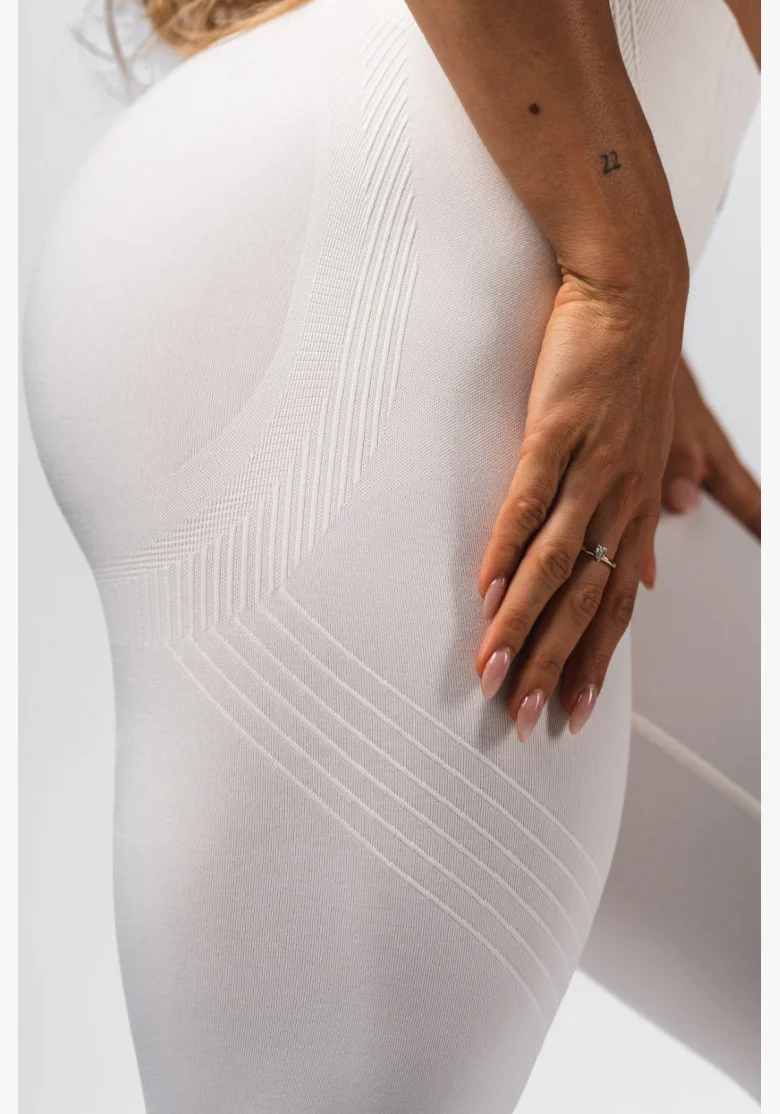 NEBBIA Tvarující bezešvé maximum push-up legíny FLOW SEAMLESS krémové