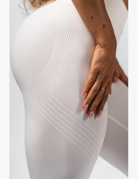 NEBBIA Tvarující bezešvé maximum push-up legíny FLOW SEAMLESS krémové