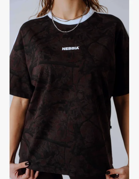 NEBBIA Relaxed fit tričko POWER camo hnědé