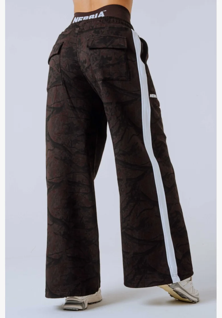 NEBBIA Oversized tepláky POWER camo tmavé
