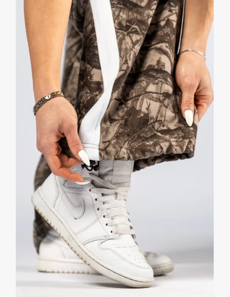 NEBBIA Oversized tepláky POWER camo bledé