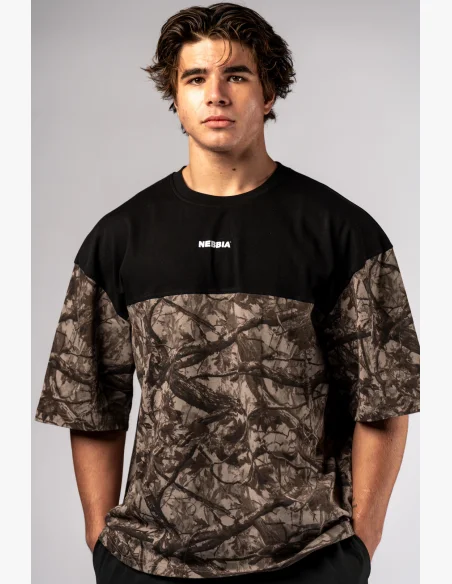 NEBBIA Oversized triko POWER camo bledé